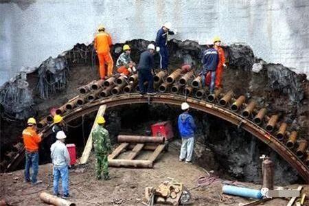 唐河隧道钢花管支护案例